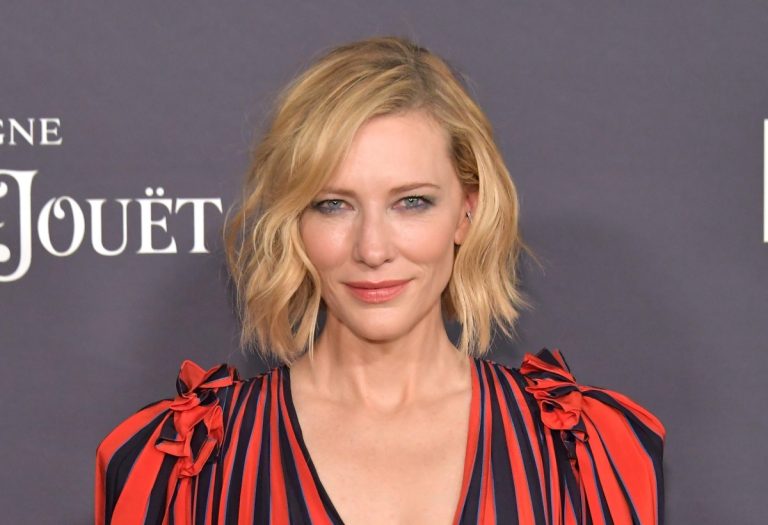 Η Cate Blanchett λατρεύει την Ελλάδα – Οι διακοπές της στην Πάρο