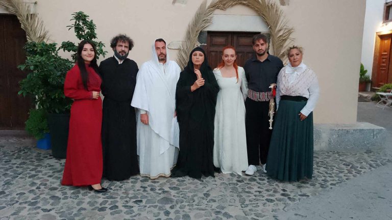 Για πρώτη φορά στην ιστορία η παράσταση “Το Δάκρυ της Παναγιάς” στον Ιστορικό Βυζαντινό Νεό Παναγίας Επισκοπής Θήρας