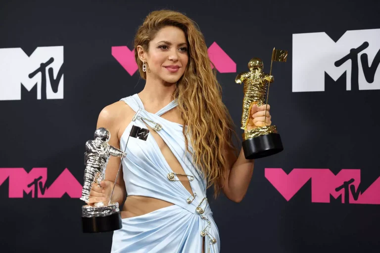 Η Shakira κατάφερε να “τρελάνει” μέχρι και την Taylor Swift στα MTV VMA