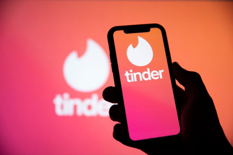 Το Tinder έκλεισε 10 χρόνια ζωής: Από το face2face φλερτ στον διαδικτυακό έρωτα