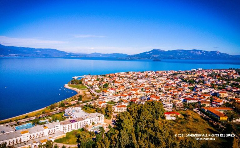 “Βουλιάζουν” τα Καμένα Βούρλα από κόσμο: Η απάντηση του Δημάρχου για τα προβλήματα έλλειψης νερού