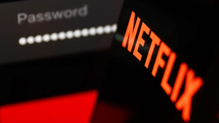 Κι όμως το Netflix παραμένει στην καρδιά μας: Κανείς δεν το “έκοψε” λόγω του block στην κοινή χρήση κωδικών