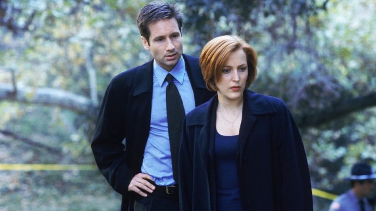 31 χρόνια The X-Files: Όσα δεν ήξερες για τους τσακωμούς της θρυλικής σειράς – Τι σχέση έχει με την Pamela Anderson;