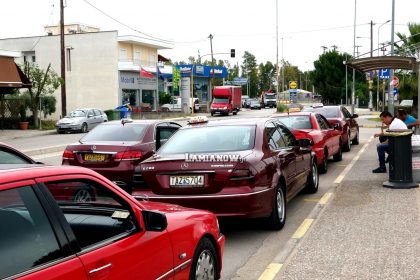 Λαμία: Έτοιμα τα αυτοκόλλητα για τα POS σε ταξί και ραδιοταξί