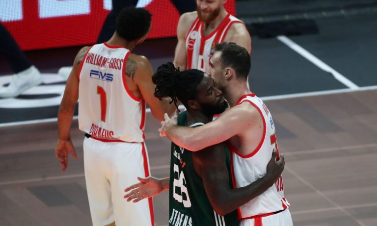 Μα τι ματσάρα ήταν αυτή! Στο 5-3 οι αιώνιοι μετά την κόντρα του ΟΑΚΑ