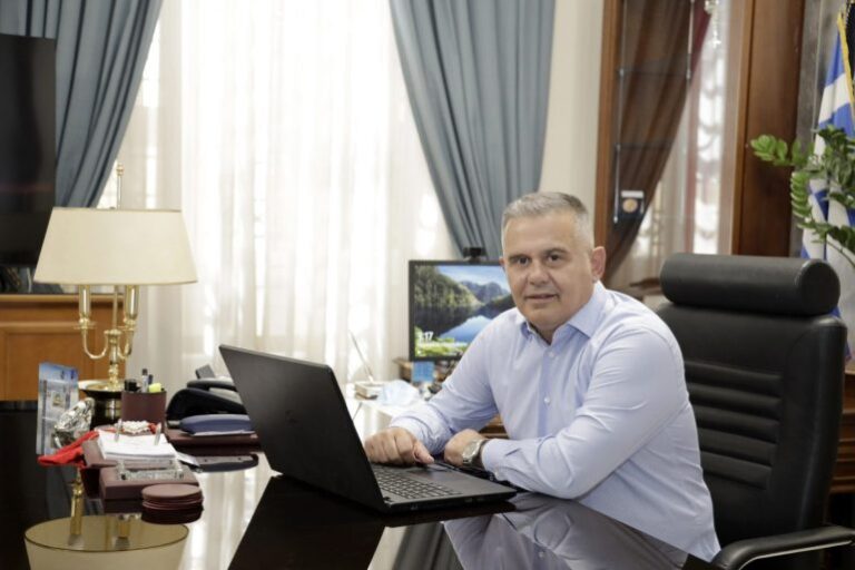 Καμένα Βούρλα : Αυτοί είναι οι αντιδήμαρχοι και οι εντεταλμένοι σύμβουλοι – οι αρμοδιότητες τους