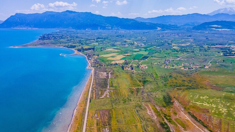 Φθιώτιδα : Αγρότες σε Αδιέξοδο: Το Κράτος Διεκδικεί Εκτάσεις 200 Χρόνων – Αδιανόητη Υπόθεση στον Δήμο Λοκρών (Aud)