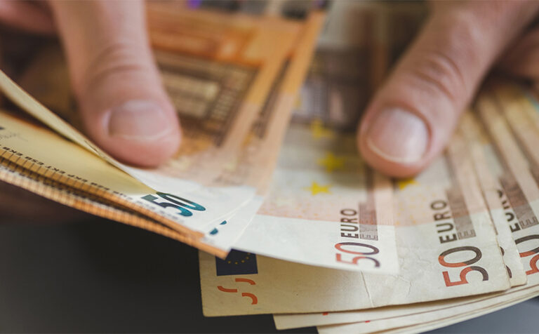 Τέλος Ιανουαρίου η εκκίνηση της διαδικασίας για τον κατώτατο μισθό 2025