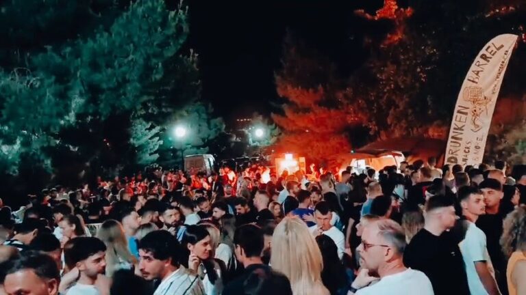 Λαμία: Το αδιαχώρητο στο 1st Youth Street Food Festival – Μοναδικές εικόνες (Φωτό, Βίντεο)